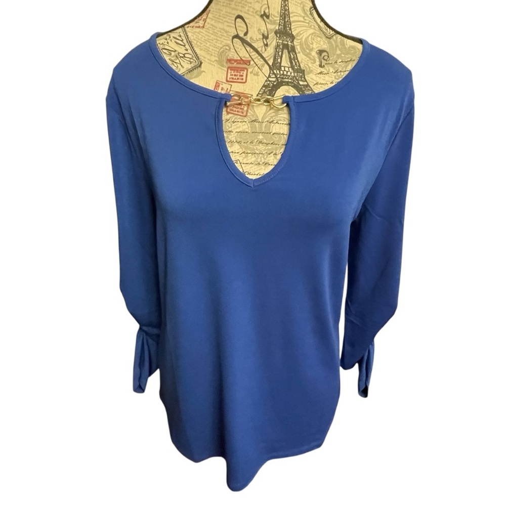 Chic Blue Blouse with Keyhole Neckline